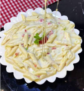 مكرونة صوص ابيض وجبنة